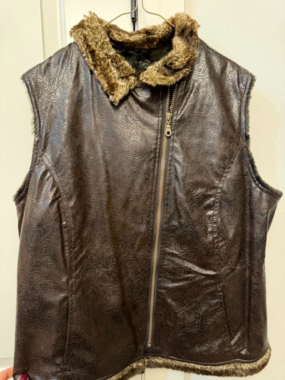 Tsunami Embossed Faux Leather & Faux Fur Vest | Size Large